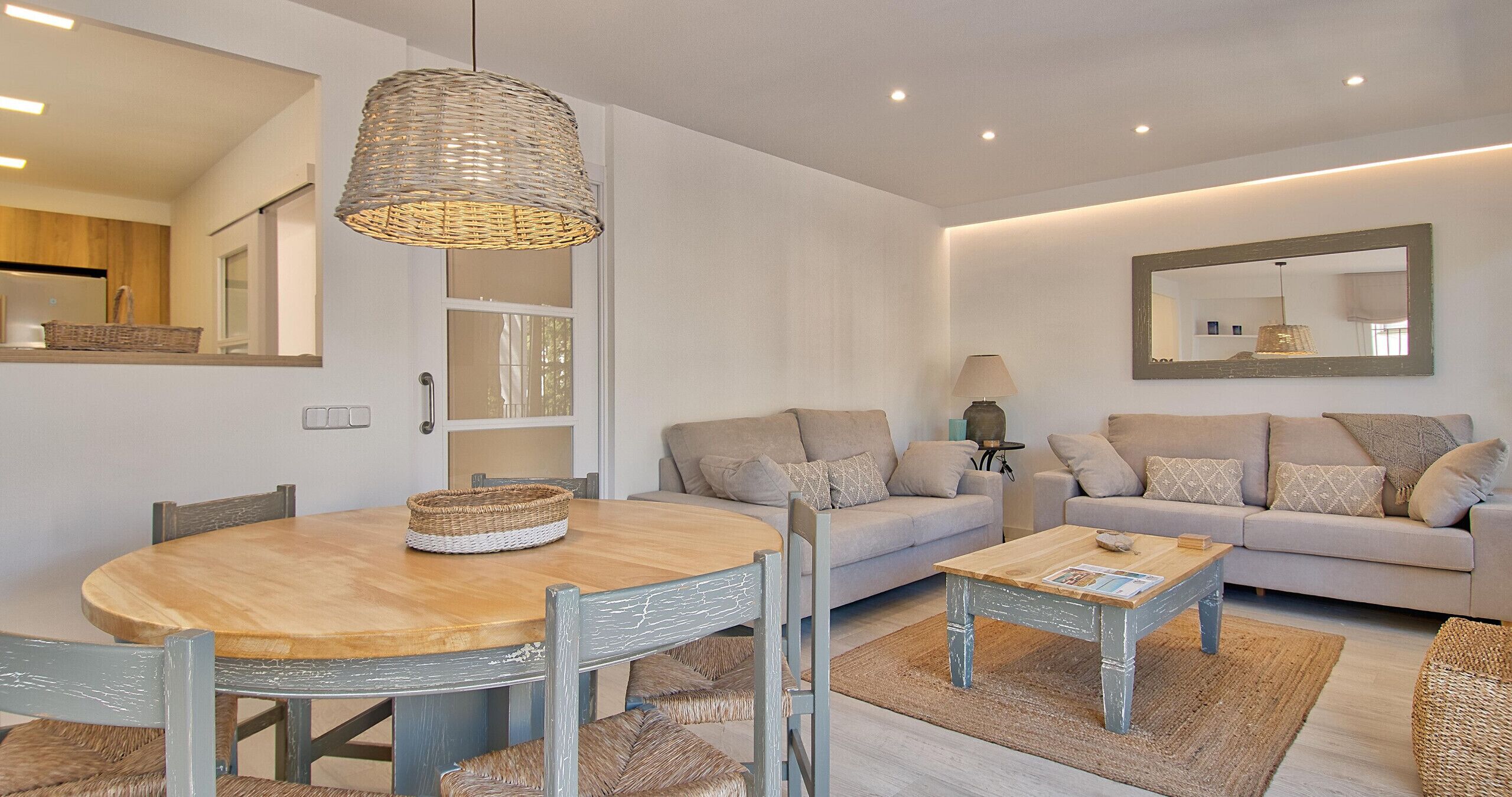 Spacious Family Apartment 100m From The Sea With Terrace, Parking And Air Conditioning - Llafranc