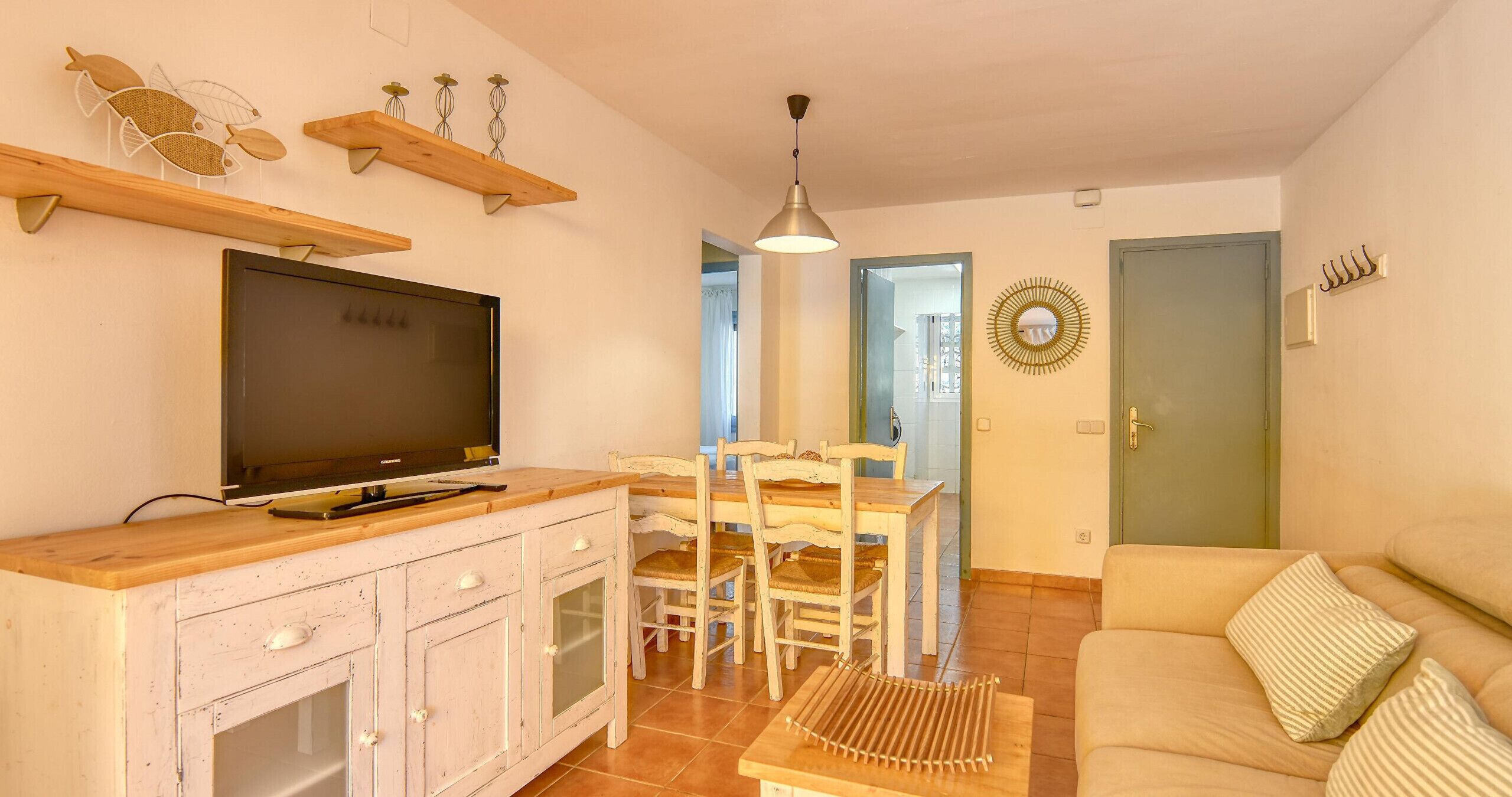 Cozy Apartment With Private Patio · 150m From The Beach · Calella - Palafrugell