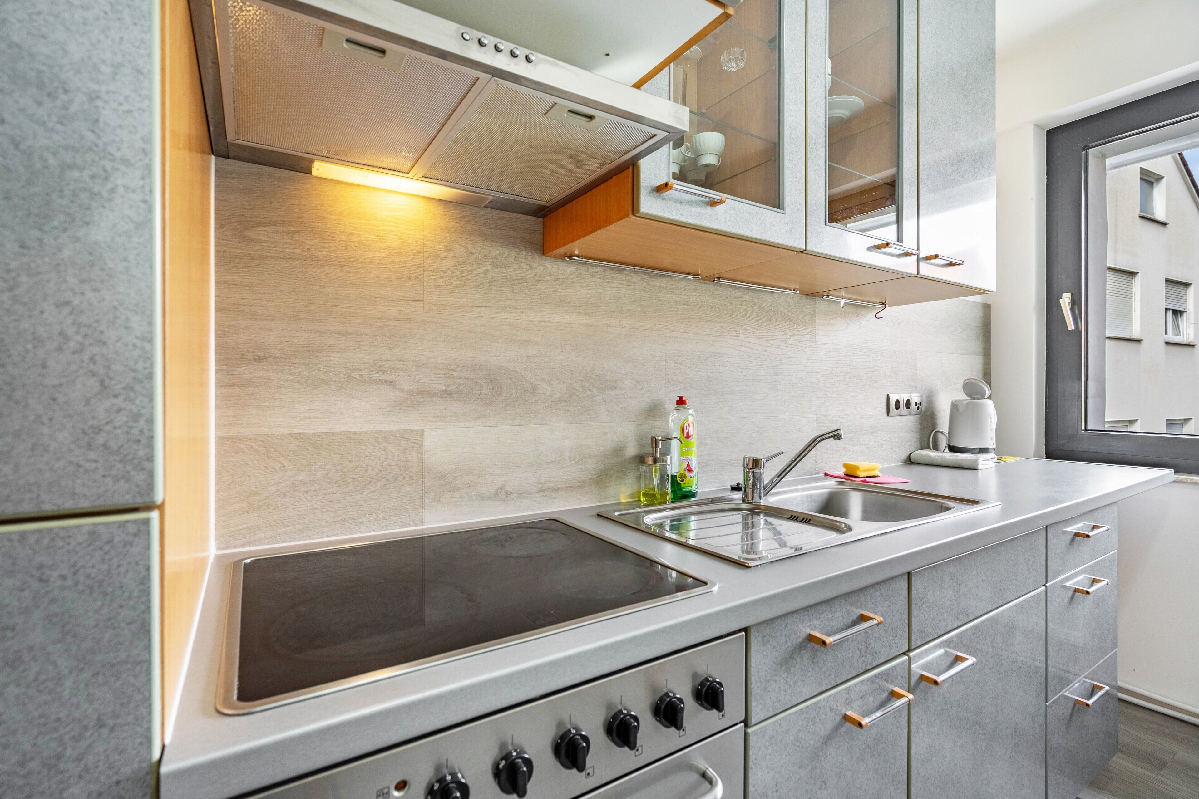 Refrigerador, microondas, horno, placa de cocina