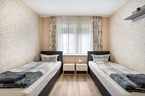 4 bedrooms, WiFi, bed sheets