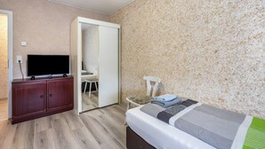 4 bedrooms, WiFi, bed sheets - Apartment at Hotel 'Feniks' with Mountain View and Wi-Fi (Blomberg)