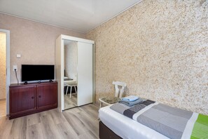 4 bedrooms, WiFi, bed sheets