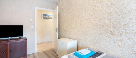 4 bedrooms, WiFi, bed sheets