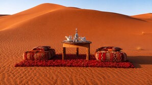 Outdoor dining - Moon Luxury Camp  (Merzouga)
