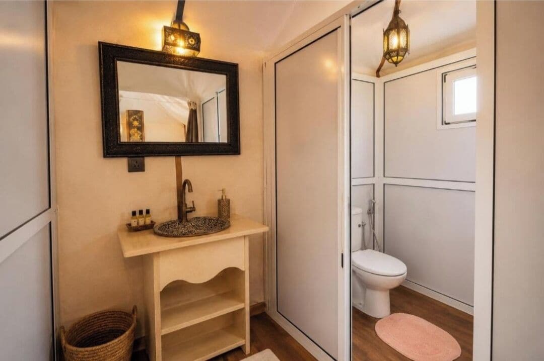 Separate tub and shower, towels, soap, shampoo
