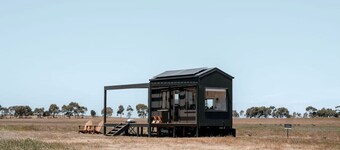 Magical Tiny House with Amazing Stargazing and Deck in Victoria