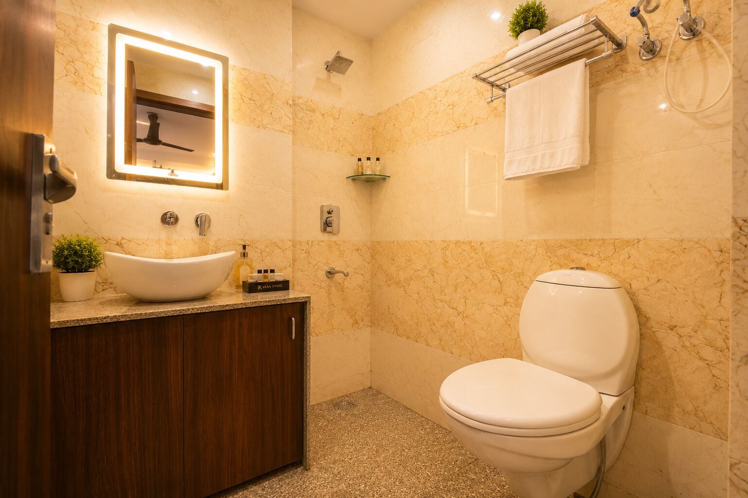 Habitación Deluxe doble | Baño | Ducha y cabezal de ducha tipo lluvia