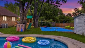 Pool - 4BR Fun Home | Sleeps 13 | Pickleball | Arcades (Lewisville)