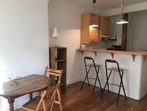 Dining - Vrbo Property (Paris)