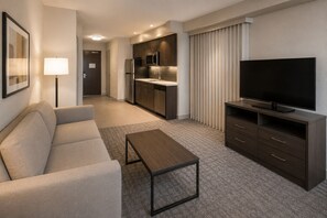 Living area - Stylish 2BR Suite Near CN Tower, Theaters & Nightlife (Toronto)