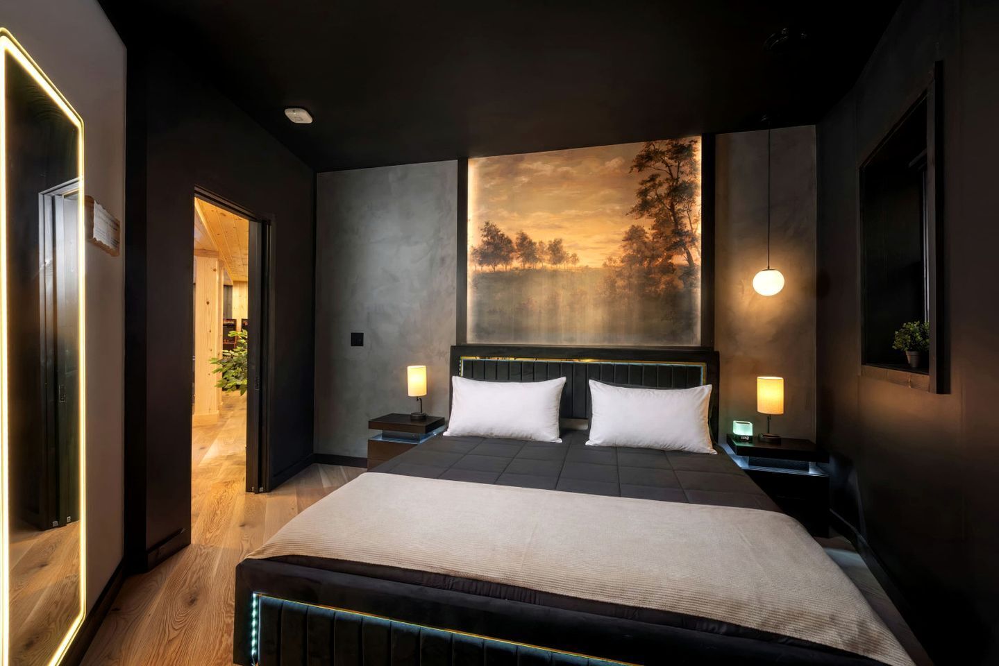 7 bedrooms, in-room safe, desk, iron/ironing board