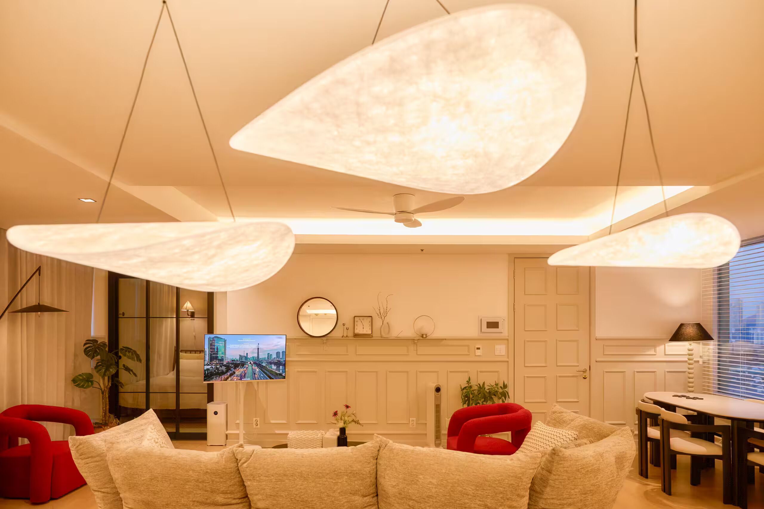COEX Skyline Penthouse | 10 Guests | 4BR | Living area
