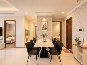 Dining - Marvelous 3-bedroom condo with AC in Thành phố Hồ Chí Minh (Thành phố Hồ Chí Minh)