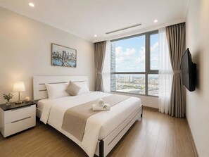 Iron/ironing board, Internet, bed sheets - Marvelous 3-bedroom condo with AC in Thành phố Hồ Chí Minh (Thành phố Hồ Chí Minh)