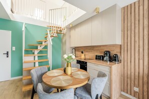 Penthouse Premium, 2 kamar tidur | Dapur pribadi | Lemari es, microwave, kompor, dan mesin pencuci piring