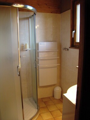 Bathroom - A peaceful mountain chalet at an elevation of 800 meters (Sapois)