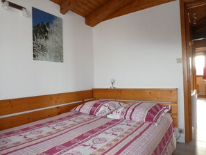 Room - A peaceful mountain chalet at an elevation of 800 meters (Sapois)