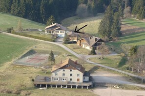 Exterior - A peaceful mountain chalet at an elevation of 800 meters (Sapois)