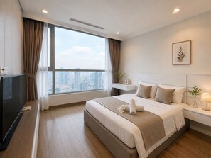Iron/ironing board, Internet, bed sheets - Lovely 3-bedroom condo with AC in vibrant Thành phố Hồ Chí Minh (Thành phố Hồ Chí Minh)