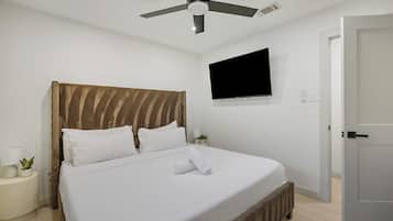Iron/ironing board, WiFi (free)