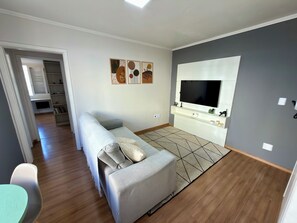 Smart TV - Apartment next to Praia de Bellas Shopping Mall, Nova Orla and near Beira Rio Stadium. (Porto Alegre)