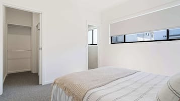 Apartment, 3 Bedrooms, Balcony, Golf View | Iron/ironing board, free WiFi