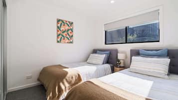 Apartament, 3 dormitoris, balcó, vistes al camp de golf | Planxa i posts de planxar i wifi gratuïta