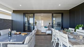 Apartament, 3 dormitoris, balcó, vistes al camp de golf | Servei de restauració a l'aire lliure
