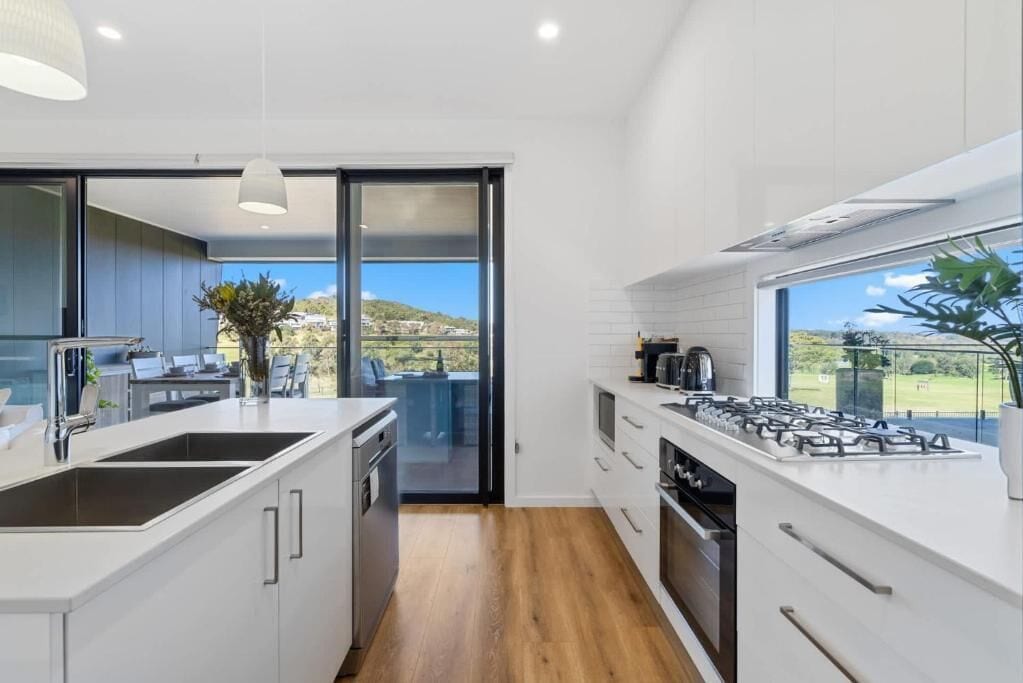 Apartment, 3 Bedrooms, Balcony, Golf View | Private kitchen