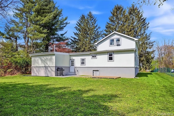 Exterior - Cozy 2-bedroom house in pleasant Montgomery with AC (Montgomery)