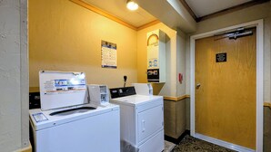 Interior - New Listing | Updated | Walk to Slopes (Keystone)