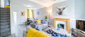Sleeps 5 - 3-bed House - Hull