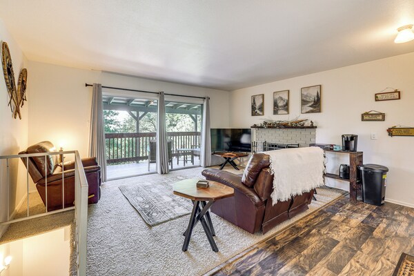 Deck & Mtn Views! Woodsy Haven In Running Springs - California