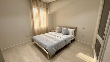 2 bedrooms, iron/ironing board, WiFi, bed sheets