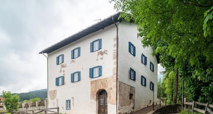 Château historique Soldà Dolomites avec vue montagne, jardin privé et Wi-Fi