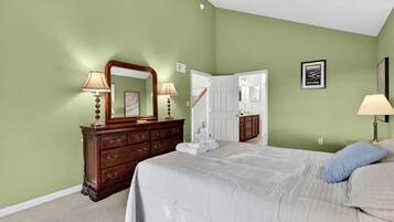 6 bedrooms, iron/ironing board, WiFi