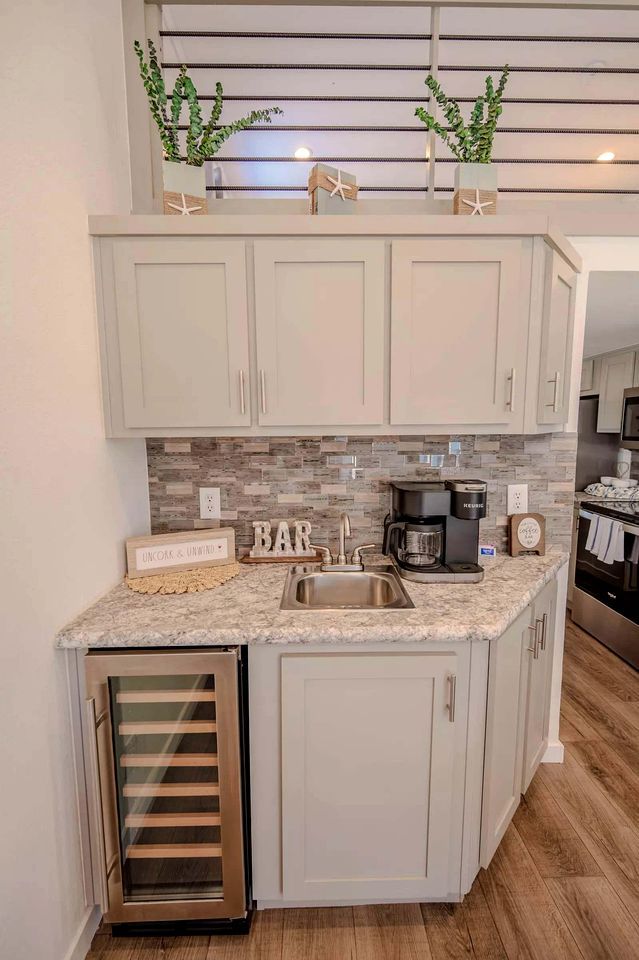 Coffee/tea maker, microwave, oven, stovetop
