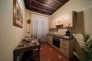 Private kitchen - Il Vicolo Di Ortigia | Authentic Sicilian Home in the Historic City Center (Siracusa)