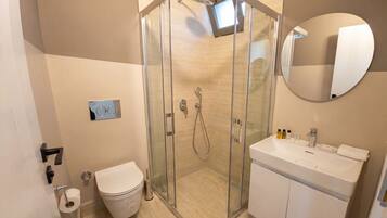 Dusche, Haartrockner, Handtücher, Seife