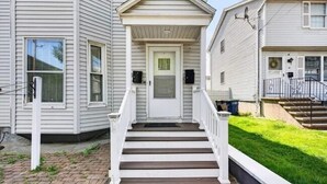 Exterior detail - Peaceful and cozy apartment in great location. (Somerville)