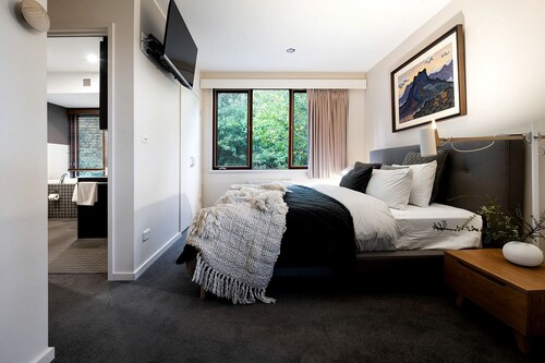Amazing Villa with Incredible Views and Outdoor Living Space in Daylesford, Victoria