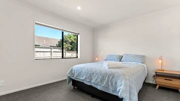 3 bedrooms, iron/ironing board, WiFi