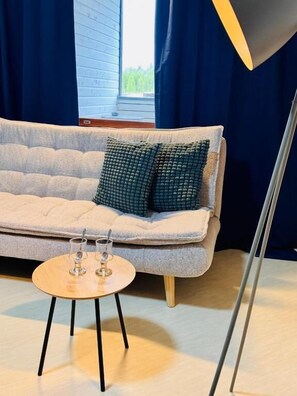 Classic fyrbäddsrum - utsikt mot innergården | Vardagsrum