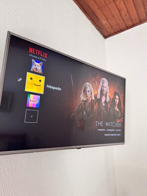 Television - Suite 2 | 270m from the Jundiaí Faculty of Medicine (Jundiaí)