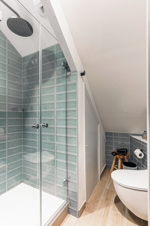 Habitación doble económica, vista al mar | Baño