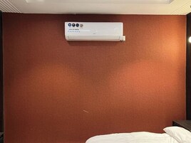 Habitación Deluxe, vistas a la ciudad | Escritorio y wifi gratis