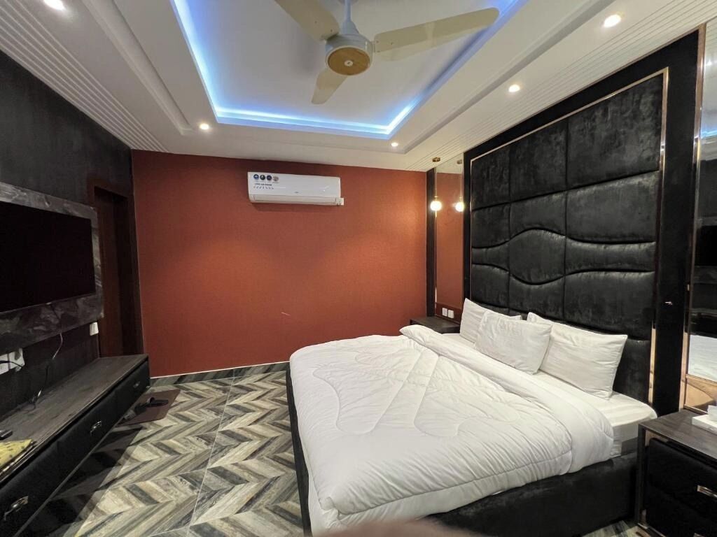 Deluxe Room, City View