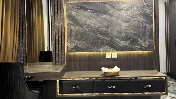 Unclassified image, 1 of 6, button - Horizon Hotel (Top City-1)