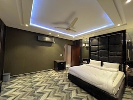 Habitación Deluxe, vistas a la ciudad | Escritorio y wifi gratis