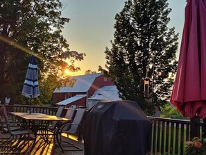 Outdoor dining - Quaint 4-bedroom farmhouse with a view! (Rome)